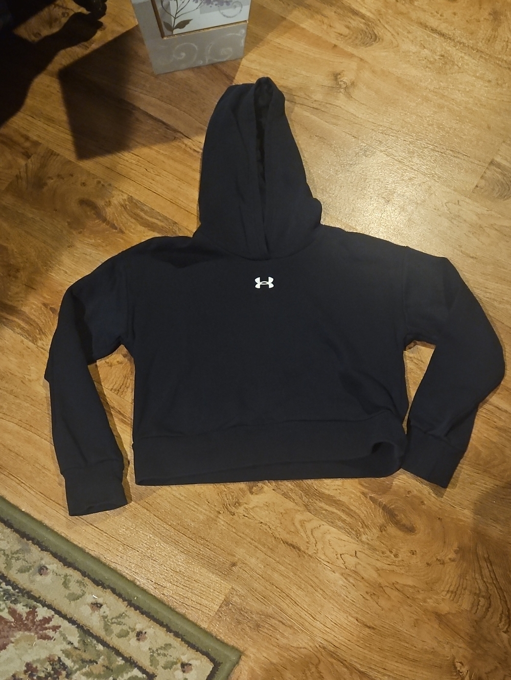 Girls Under Armour Black Hoodie Size YM